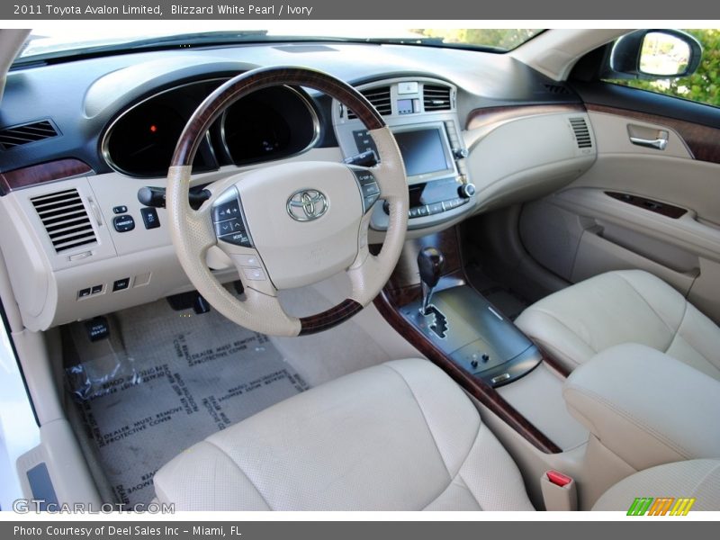 Blizzard White Pearl / Ivory 2011 Toyota Avalon Limited