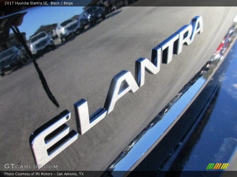 Black / Beige 2017 Hyundai Elantra SE