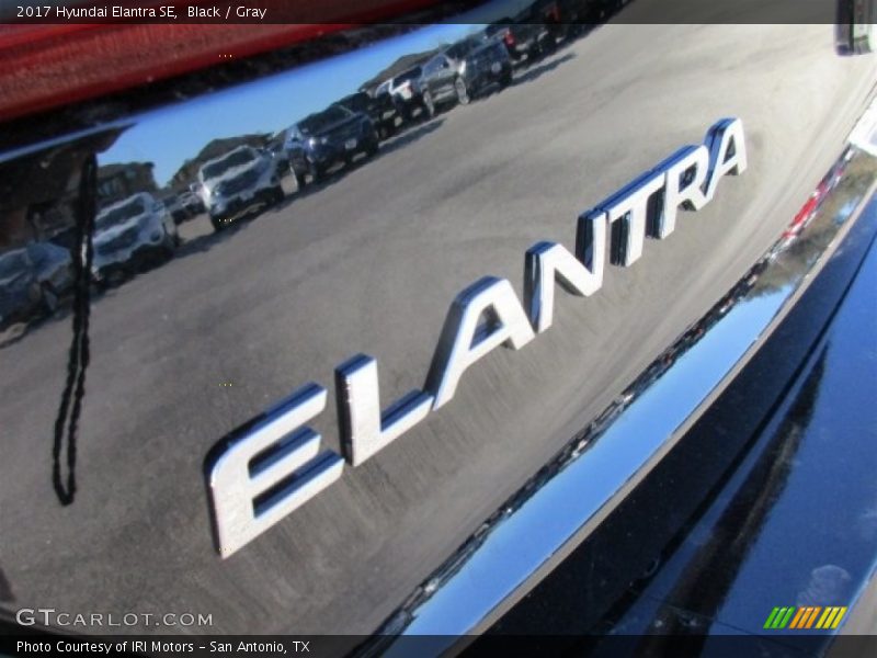 Black / Gray 2017 Hyundai Elantra SE