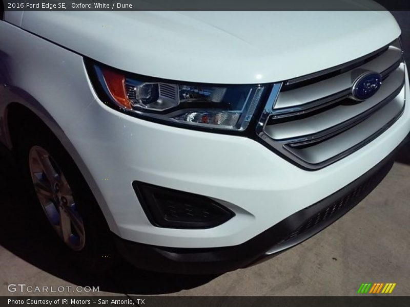 Oxford White / Dune 2016 Ford Edge SE