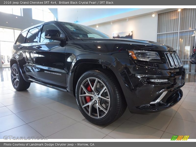 Front 3/4 View of 2016 Grand Cherokee SRT 4x4
