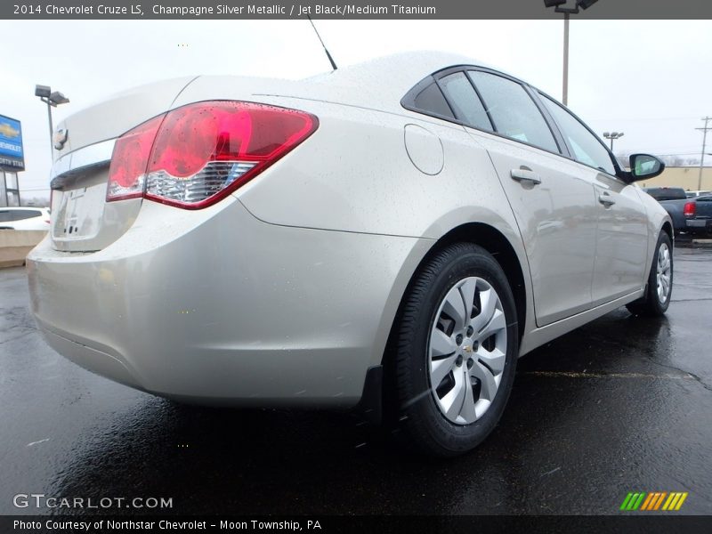 Champagne Silver Metallic / Jet Black/Medium Titanium 2014 Chevrolet Cruze LS