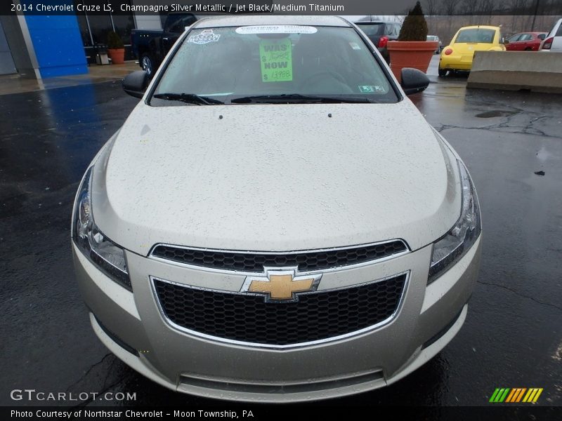 Champagne Silver Metallic / Jet Black/Medium Titanium 2014 Chevrolet Cruze LS