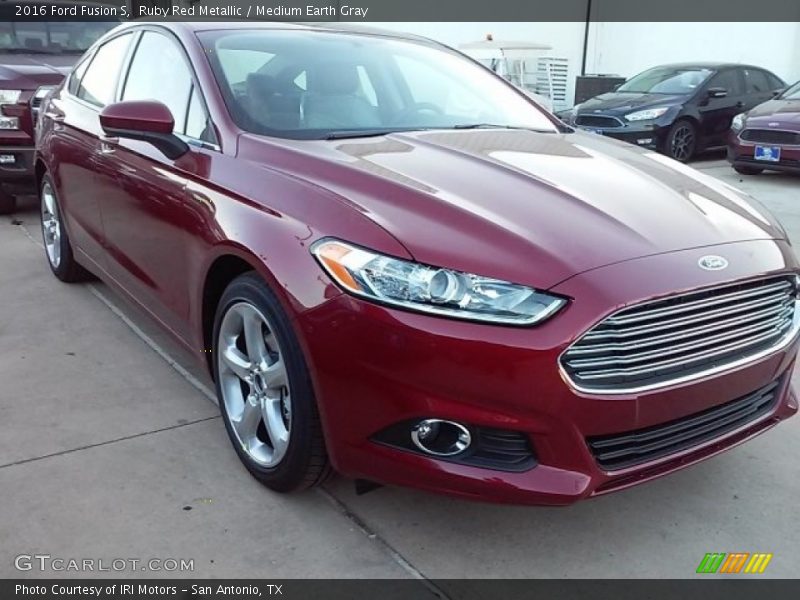 Ruby Red Metallic / Medium Earth Gray 2016 Ford Fusion S