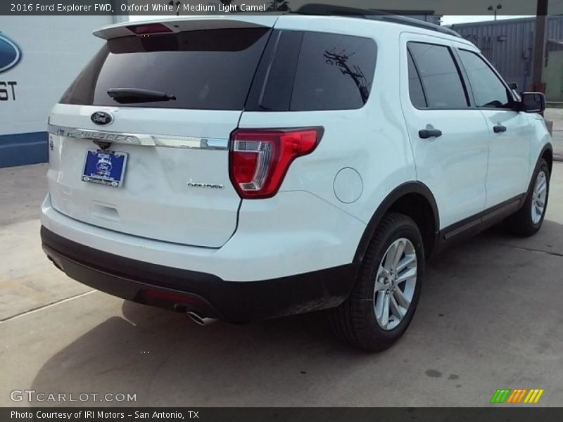 Oxford White / Medium Light Camel 2016 Ford Explorer FWD