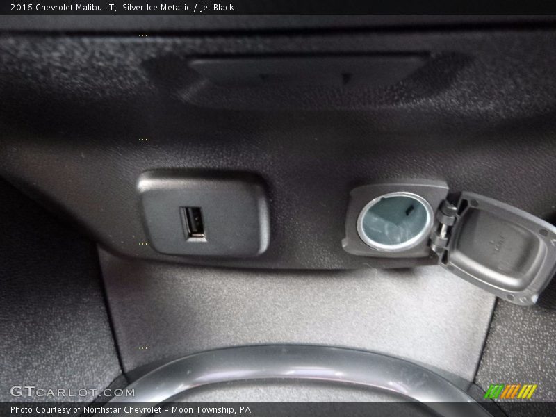 Silver Ice Metallic / Jet Black 2016 Chevrolet Malibu LT
