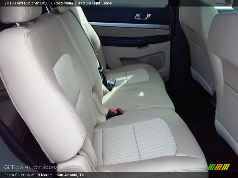 Oxford White / Medium Light Camel 2016 Ford Explorer FWD
