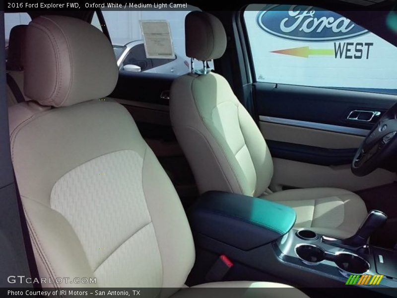 Oxford White / Medium Light Camel 2016 Ford Explorer FWD