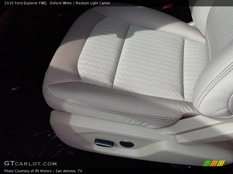 Oxford White / Medium Light Camel 2016 Ford Explorer FWD
