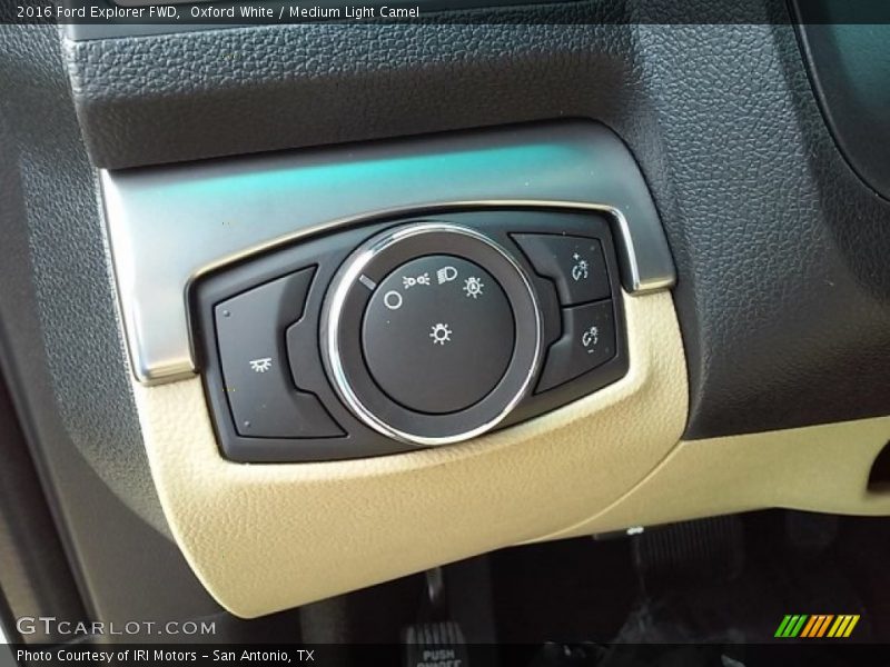 Oxford White / Medium Light Camel 2016 Ford Explorer FWD