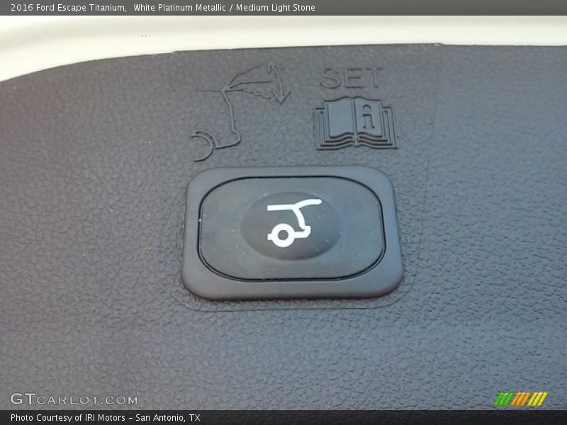 White Platinum Metallic / Medium Light Stone 2016 Ford Escape Titanium