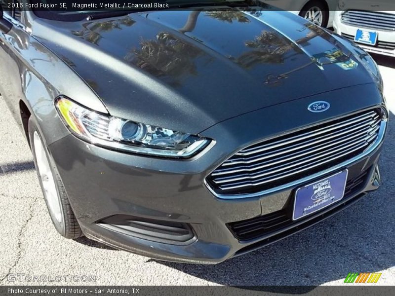 Magnetic Metallic / Charcoal Black 2016 Ford Fusion SE