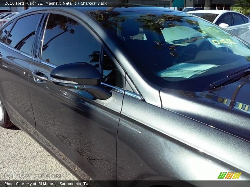 Magnetic Metallic / Charcoal Black 2016 Ford Fusion SE