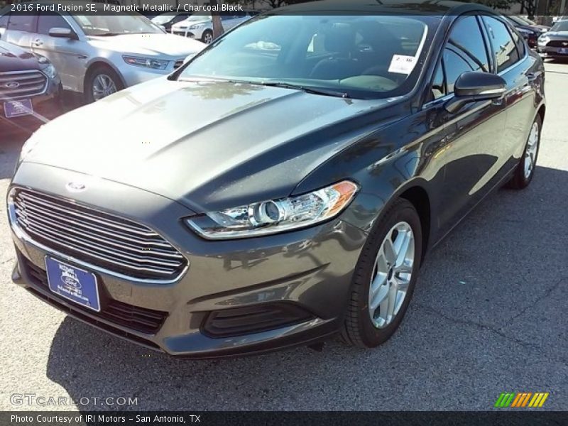 Magnetic Metallic / Charcoal Black 2016 Ford Fusion SE