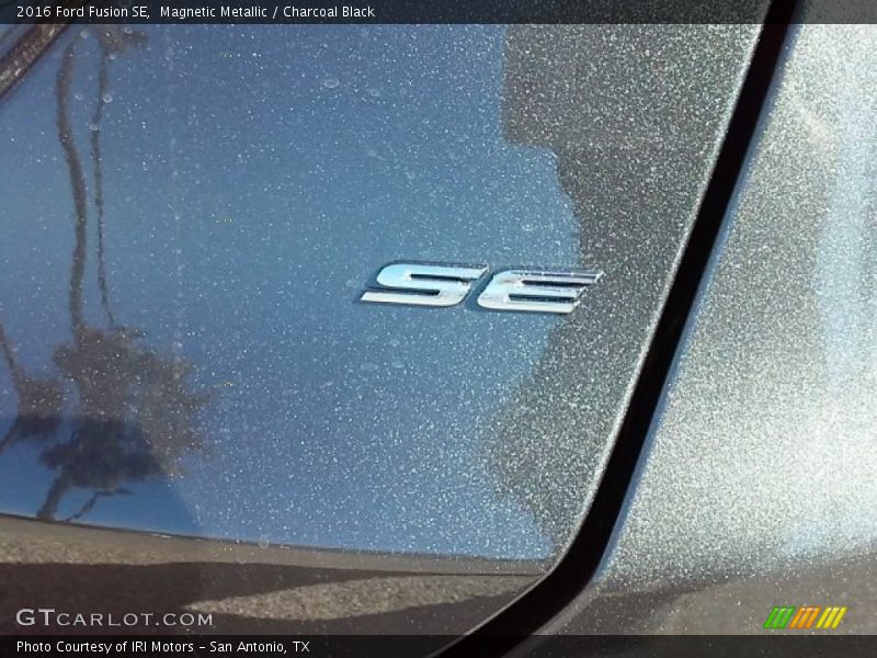 Magnetic Metallic / Charcoal Black 2016 Ford Fusion SE