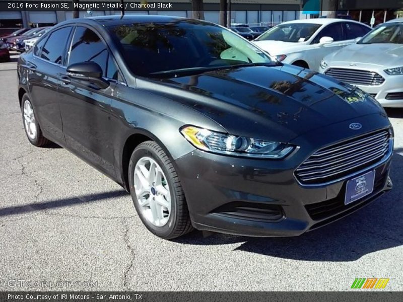 Magnetic Metallic / Charcoal Black 2016 Ford Fusion SE