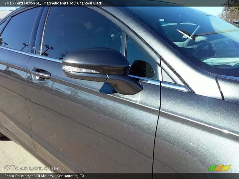 Magnetic Metallic / Charcoal Black 2016 Ford Fusion SE