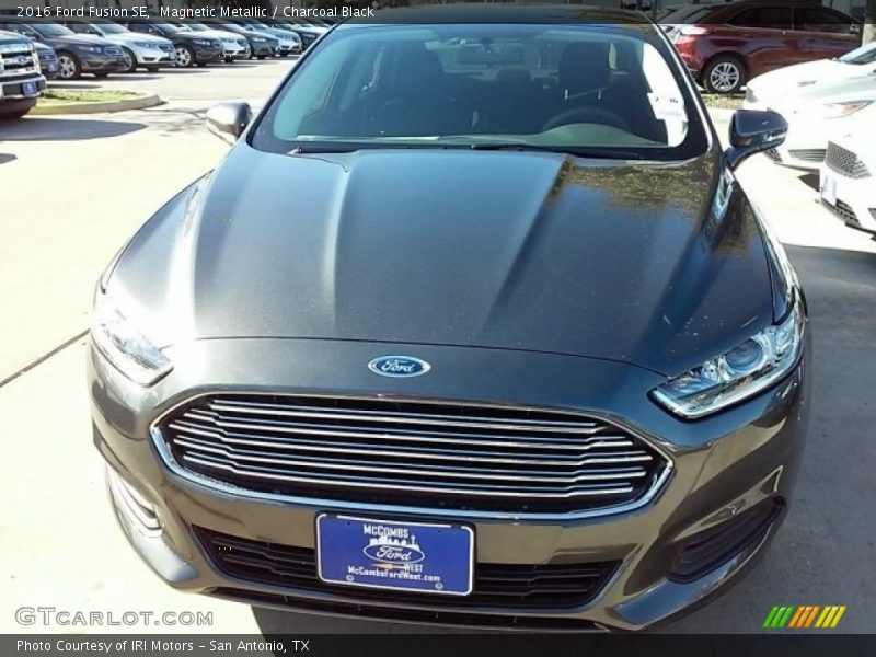 Magnetic Metallic / Charcoal Black 2016 Ford Fusion SE