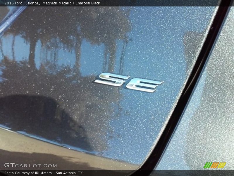 Magnetic Metallic / Charcoal Black 2016 Ford Fusion SE