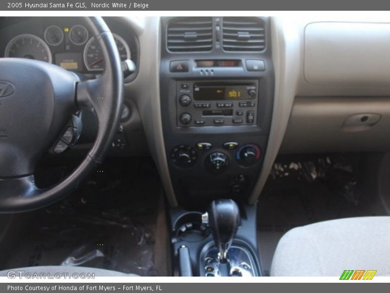 Nordic White / Beige 2005 Hyundai Santa Fe GLS