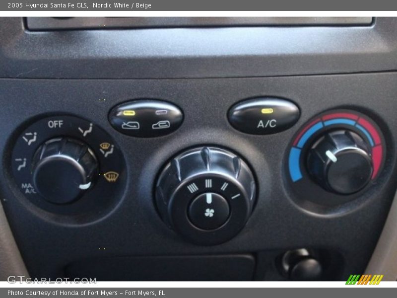 Nordic White / Beige 2005 Hyundai Santa Fe GLS