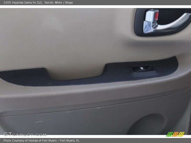 Nordic White / Beige 2005 Hyundai Santa Fe GLS