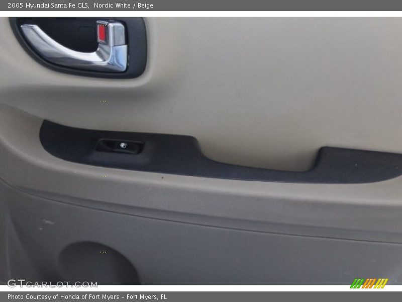 Nordic White / Beige 2005 Hyundai Santa Fe GLS