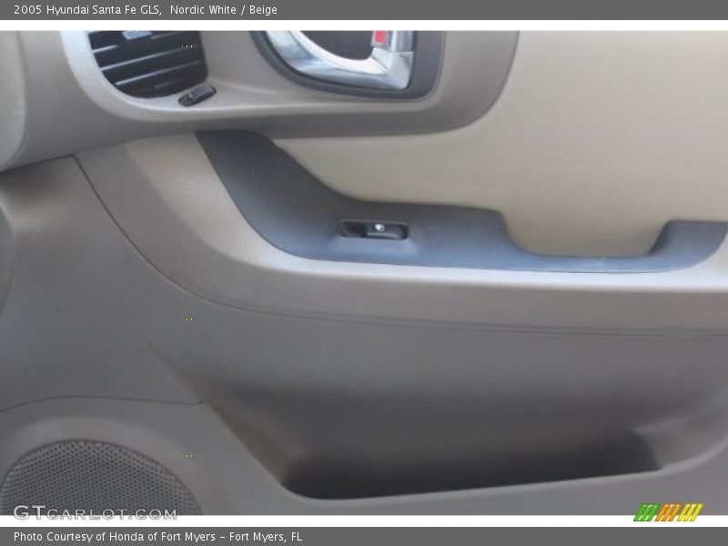 Nordic White / Beige 2005 Hyundai Santa Fe GLS