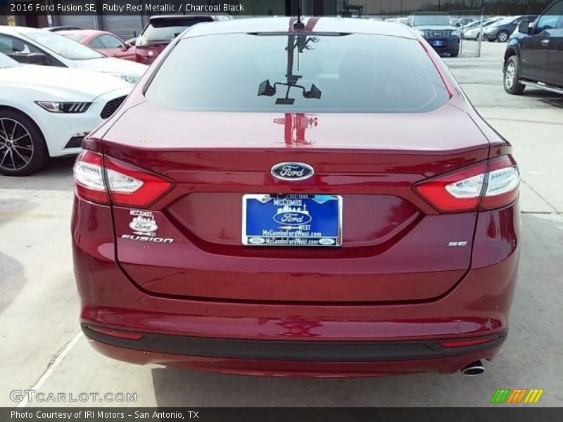 Ruby Red Metallic / Charcoal Black 2016 Ford Fusion SE