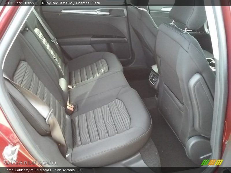 Ruby Red Metallic / Charcoal Black 2016 Ford Fusion SE