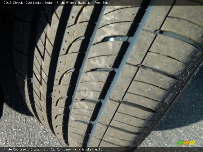 Bright White / Black/Light Frost Beige 2013 Chrysler 200 Limited Sedan