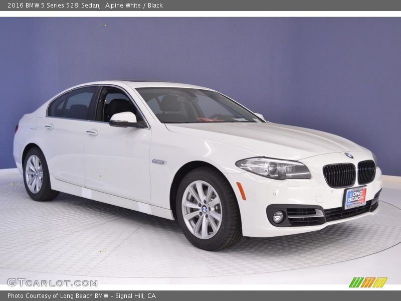 Alpine White / Black 2016 BMW 5 Series 528i Sedan