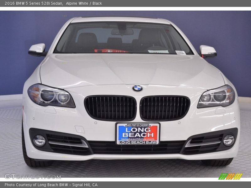 Alpine White / Black 2016 BMW 5 Series 528i Sedan