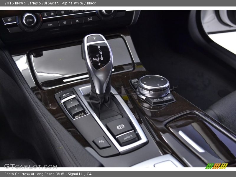 Alpine White / Black 2016 BMW 5 Series 528i Sedan