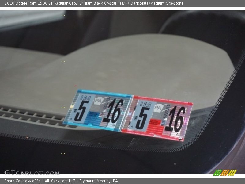 Brilliant Black Crystal Pearl / Dark Slate/Medium Graystone 2010 Dodge Ram 1500 ST Regular Cab