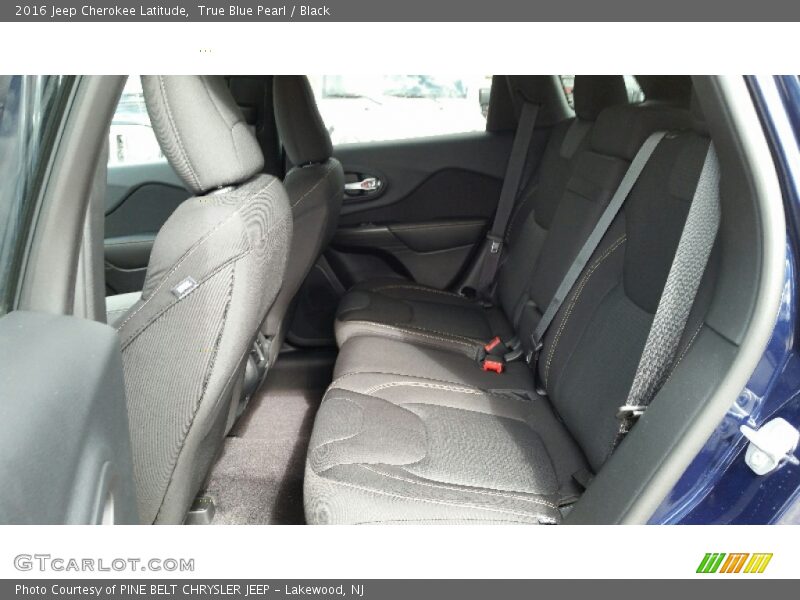 True Blue Pearl / Black 2016 Jeep Cherokee Latitude