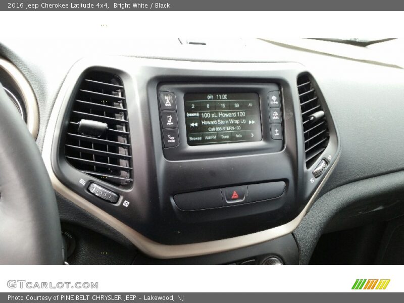 Bright White / Black 2016 Jeep Cherokee Latitude 4x4
