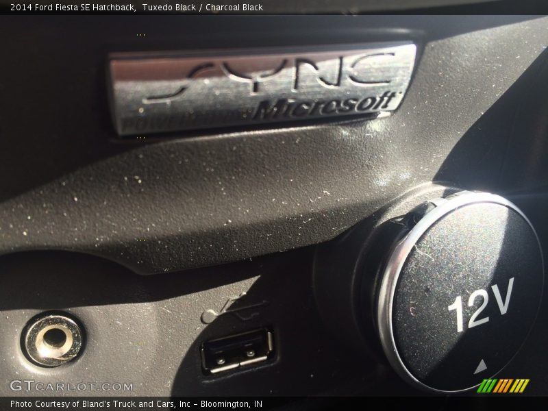 Tuxedo Black / Charcoal Black 2014 Ford Fiesta SE Hatchback