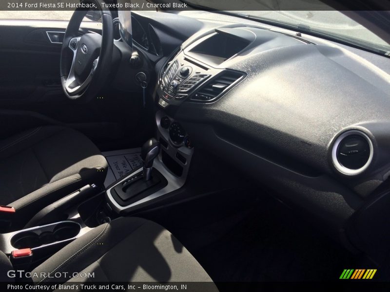 Tuxedo Black / Charcoal Black 2014 Ford Fiesta SE Hatchback