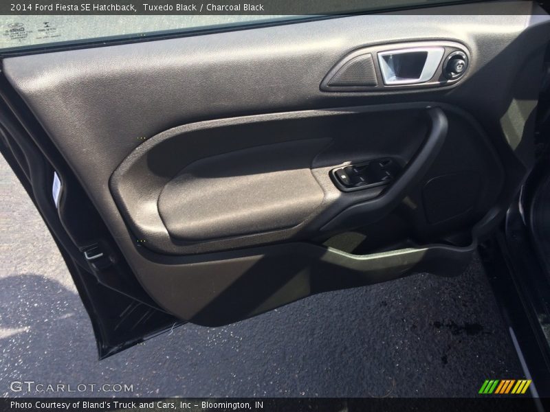 Tuxedo Black / Charcoal Black 2014 Ford Fiesta SE Hatchback