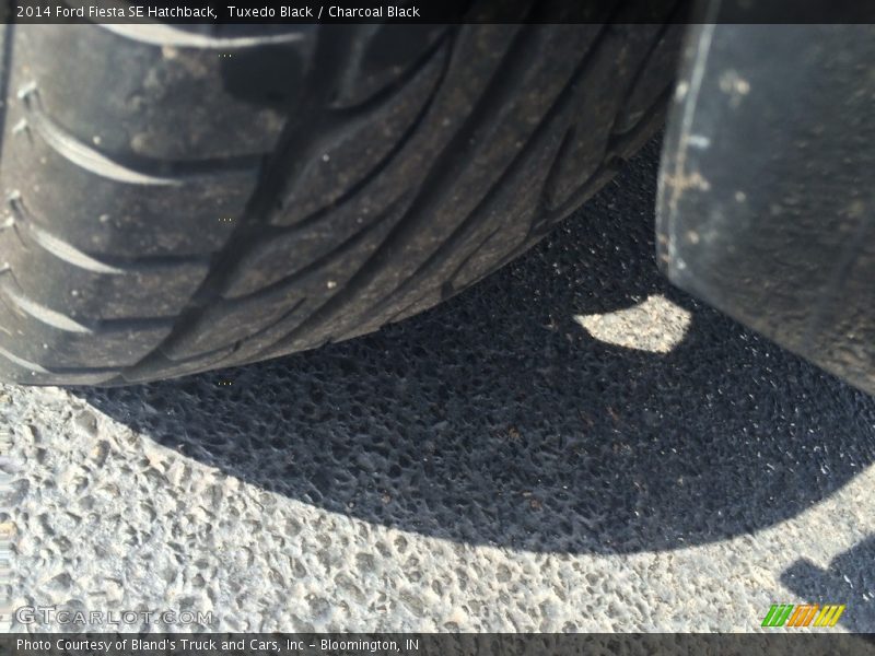 Tuxedo Black / Charcoal Black 2014 Ford Fiesta SE Hatchback