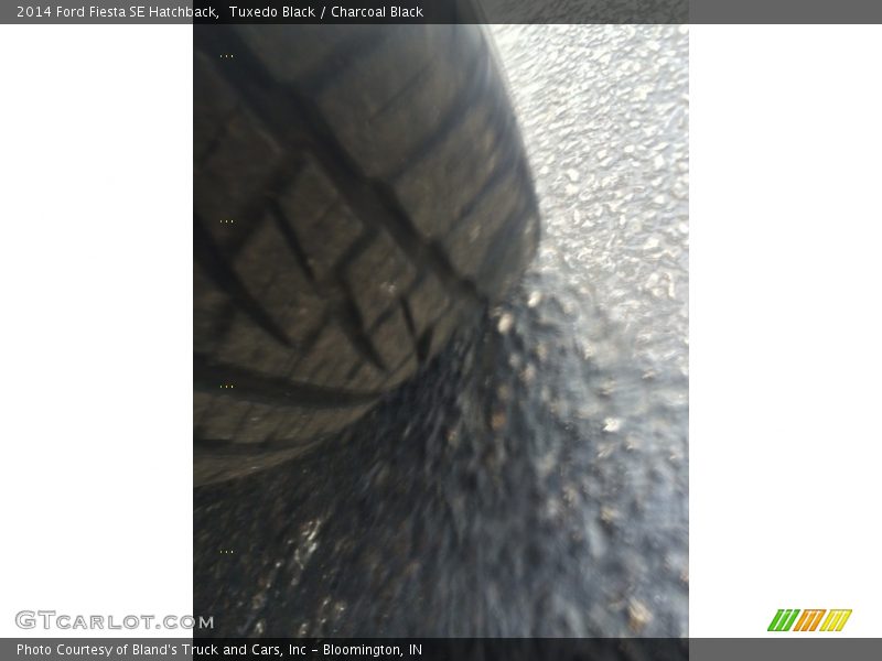 Tuxedo Black / Charcoal Black 2014 Ford Fiesta SE Hatchback