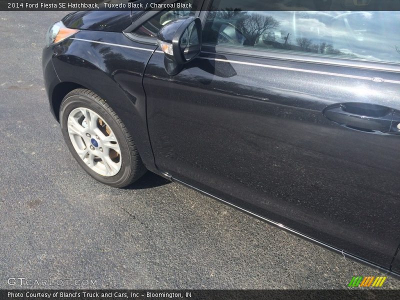 Tuxedo Black / Charcoal Black 2014 Ford Fiesta SE Hatchback