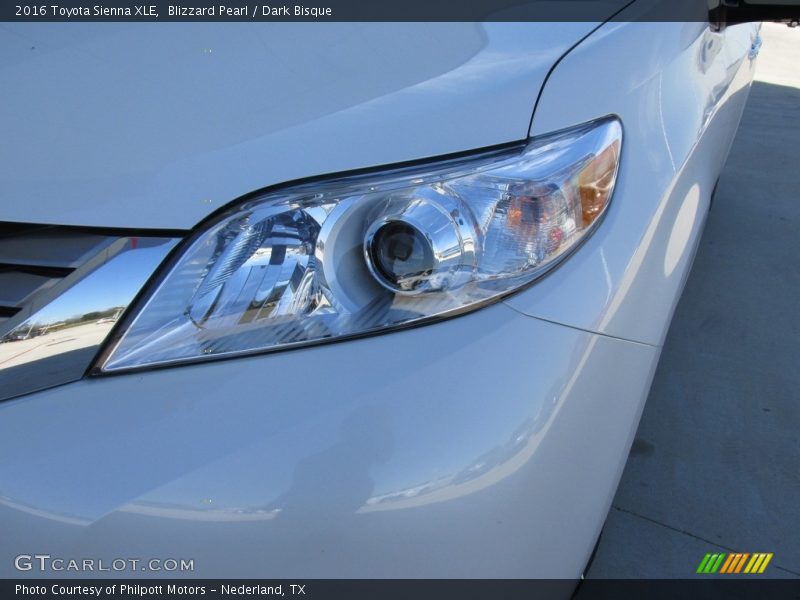 Blizzard Pearl / Dark Bisque 2016 Toyota Sienna XLE