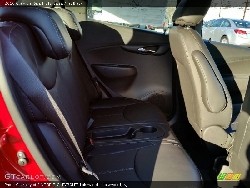 Salsa / Jet Black 2016 Chevrolet Spark LT