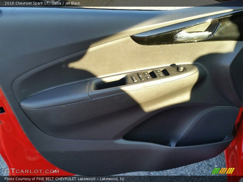 Salsa / Jet Black 2016 Chevrolet Spark LT