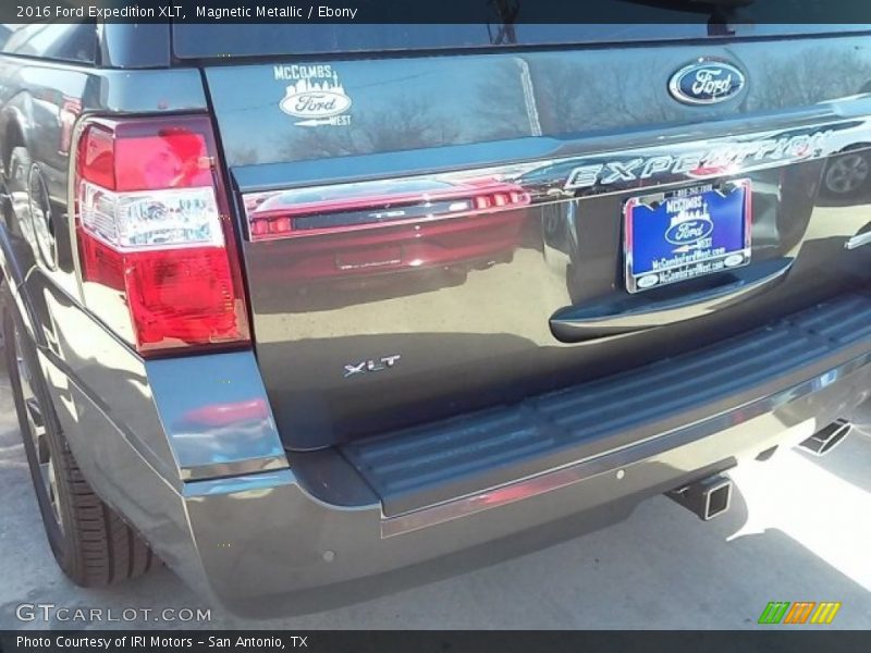 Magnetic Metallic / Ebony 2016 Ford Expedition XLT