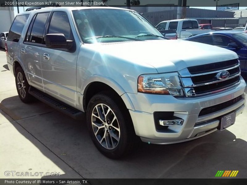 Ingot Silver Metallic / Ebony 2016 Ford Expedition XLT