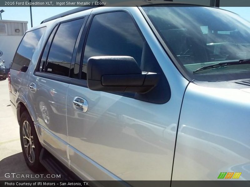 Ingot Silver Metallic / Ebony 2016 Ford Expedition XLT