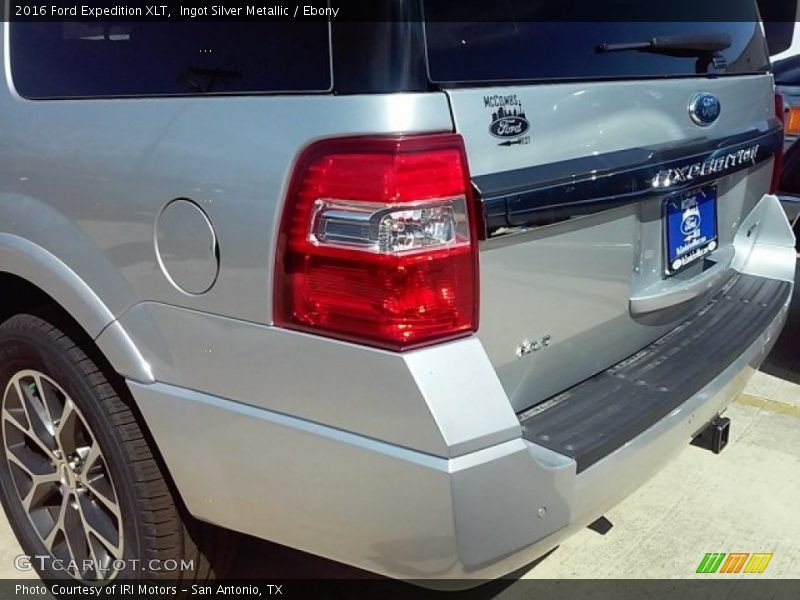 Ingot Silver Metallic / Ebony 2016 Ford Expedition XLT